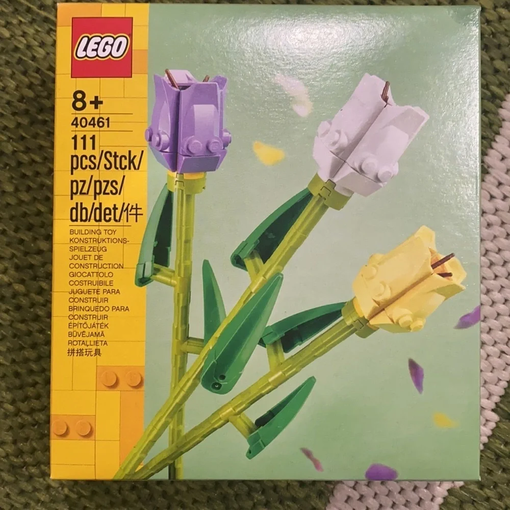 NIB LEGO tulips and roses set